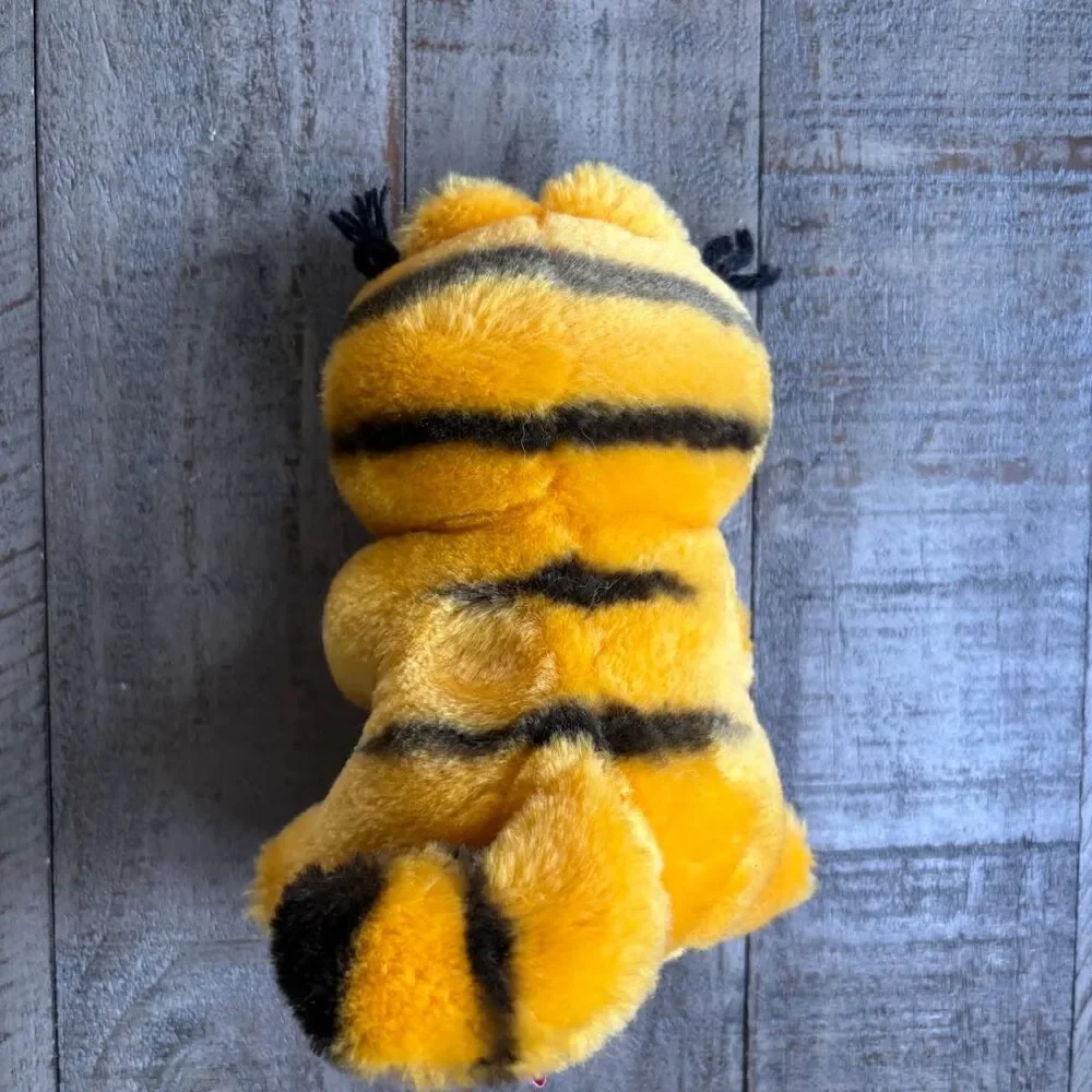 RARE Vintage 1981 Dakin Garfield Easter Egg Plush – Stuffed Animal